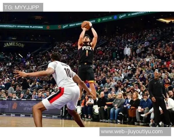 阿伦谈比赛录像回放影响造犯规助力球队追分成关键因素 阿伦谈比赛录像回放影响造犯规助力球队追分成关键因素