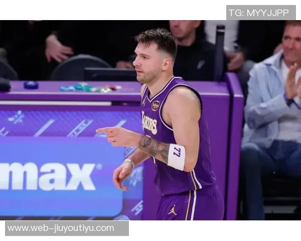 古德温赛后狼性十足狄龙模仿狗叫引发全场欢笑