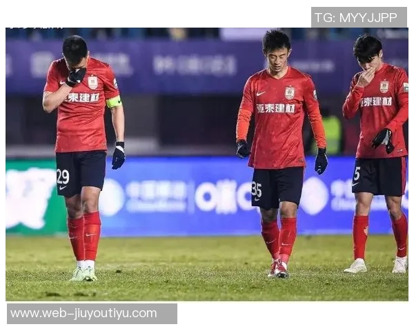 直播吧报道宋凯邵佳一亲临现场共同见证足协杯决赛精彩对决