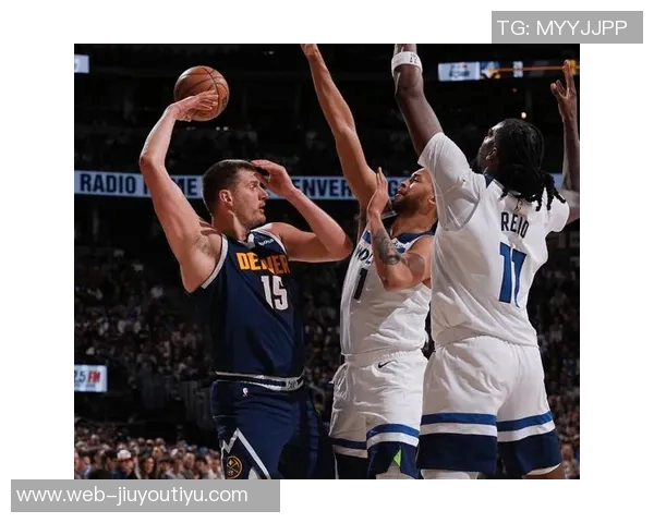 约基奇首节全力以赴对决戈贝尔5投全中砍下13分5篮板3助攻