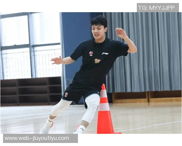 四川男篮今日顺利完成体测每天安排四个队伍从早到晚进行训练 四川男篮今日顺利完成体测每天安排四个队伍从早到晚进行训练