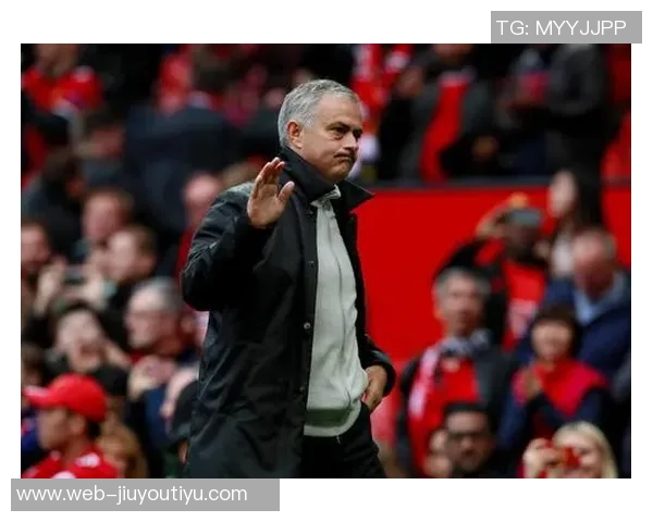 曼联解雇穆帅与滕哈赫的分手费揭秘总额达5490万镑 曼联解雇穆帅与滕哈赫的分手费揭秘总额达5490万镑