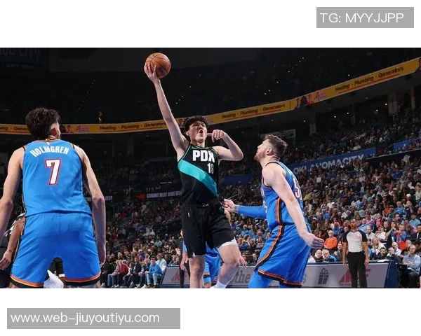 罗林斯状态低迷14投仅4中贡献10分5板7助失误频繁三分球全失手 罗林斯状态低迷14投仅4中贡献10分5板7助失误频繁三分球全失手